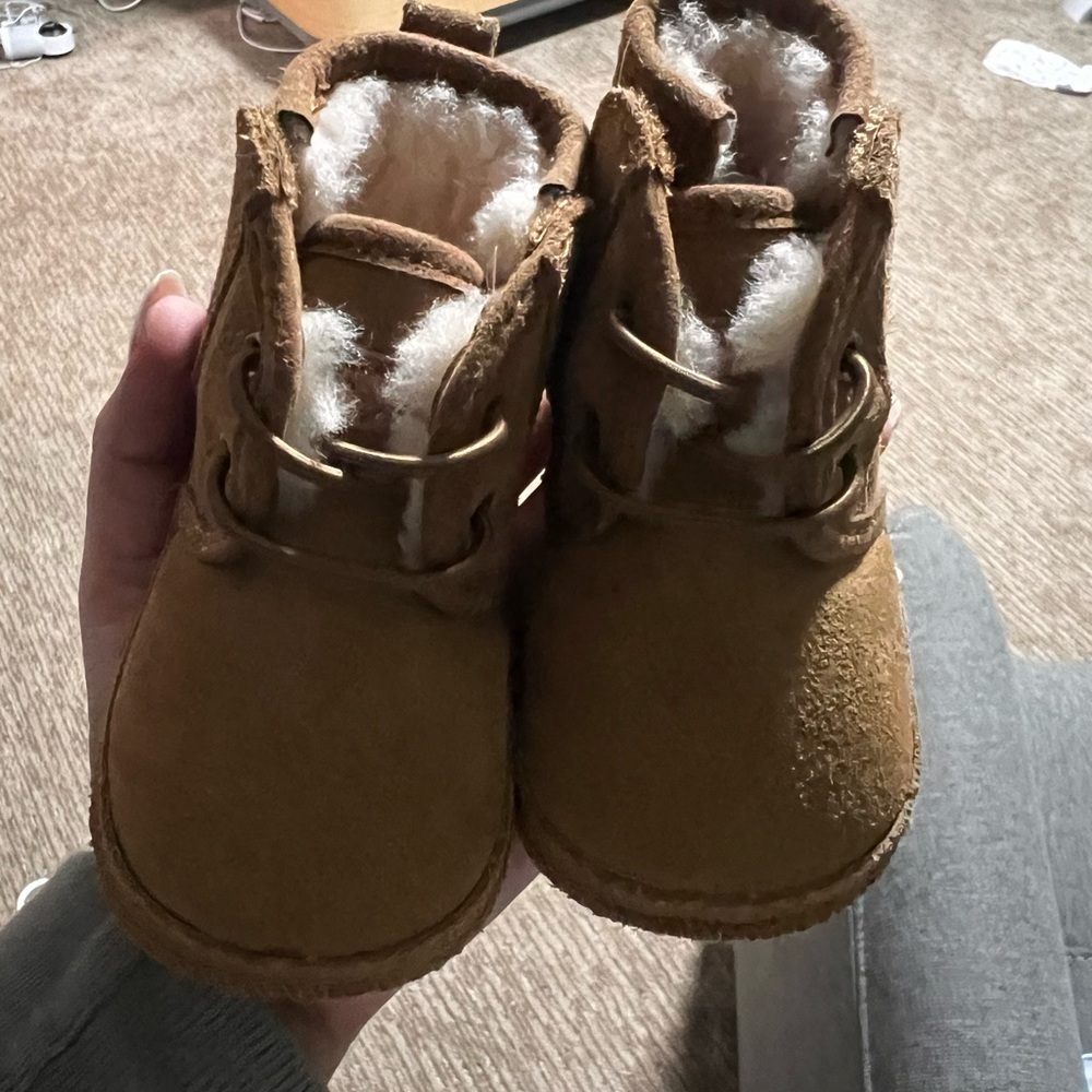 Ugg baby boots size 2/3 EUC